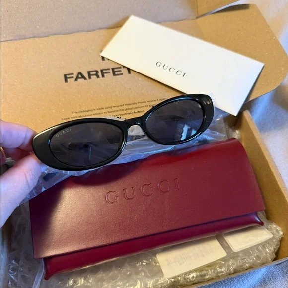 Gucci Black Sunglasses with Burgundy Case Gucci | Accessories | Gucci Black Sunglasses With Burgundy  main image 3